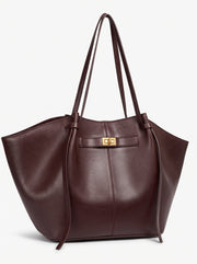 GIULIA - Bolso de hombro grande con forma de murciélago
