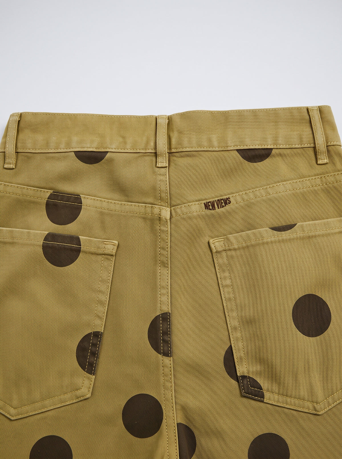KENDA - jeans barril con estampado de puntos