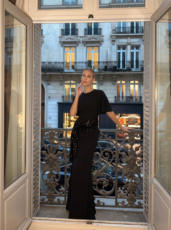 A new way to dress.
Effortless elegance, thoughtul details and pieces you'll want to wear on repeat. Discover the collection online.